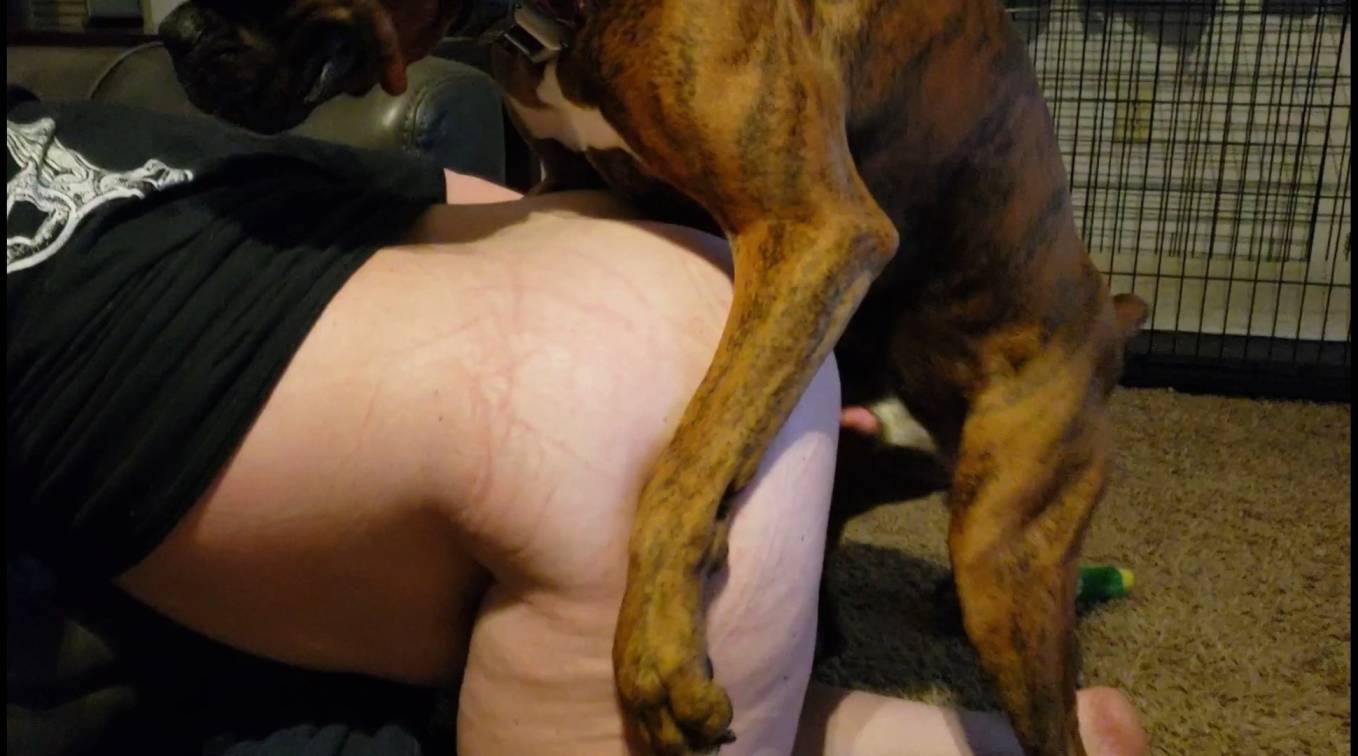Bbw women love her dog’s cock